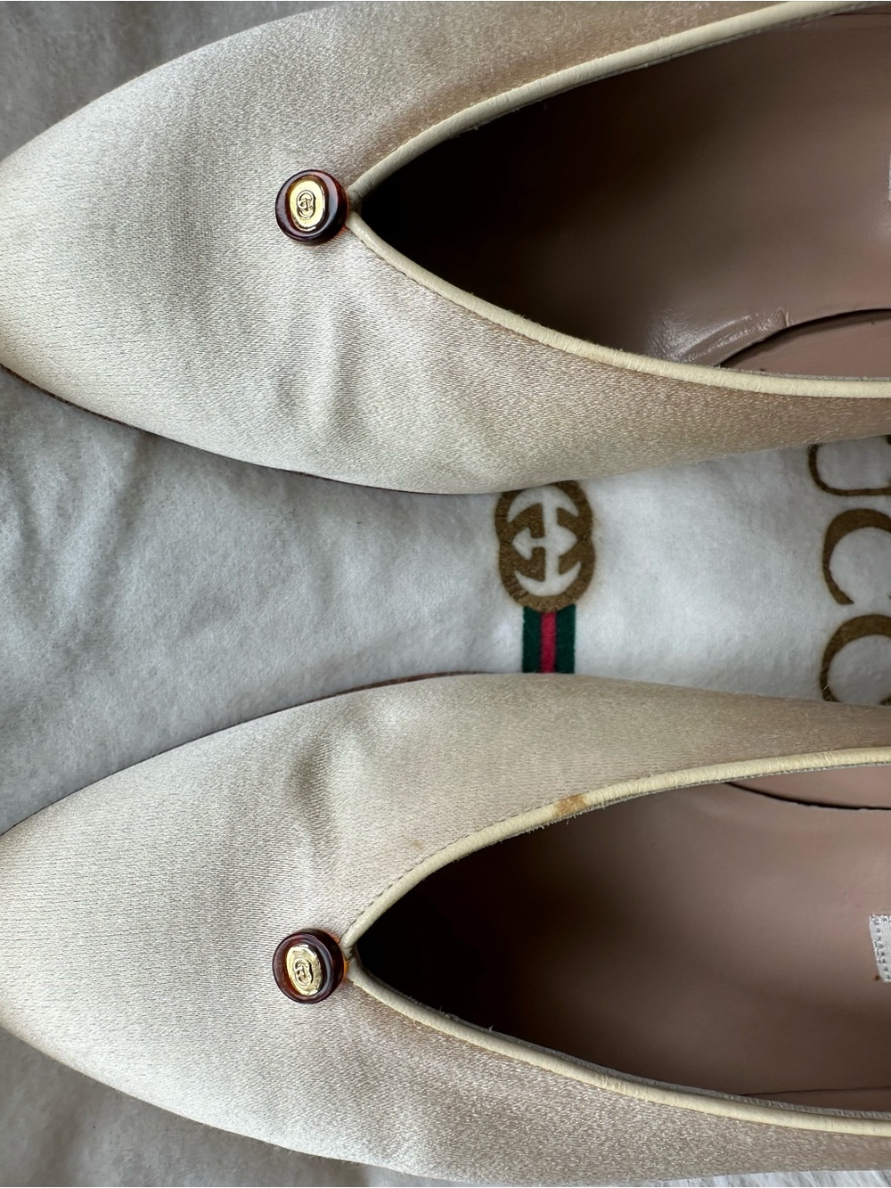 Vintage Gucci Cream Satin heels with dust bag Gold-Tone Accent 36.5 - Picture 16 of 16